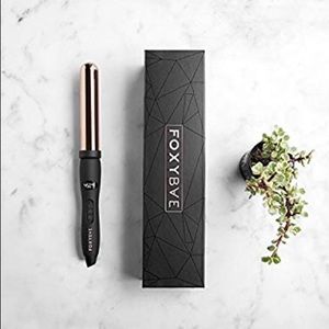 FoxyBae Curling Wand